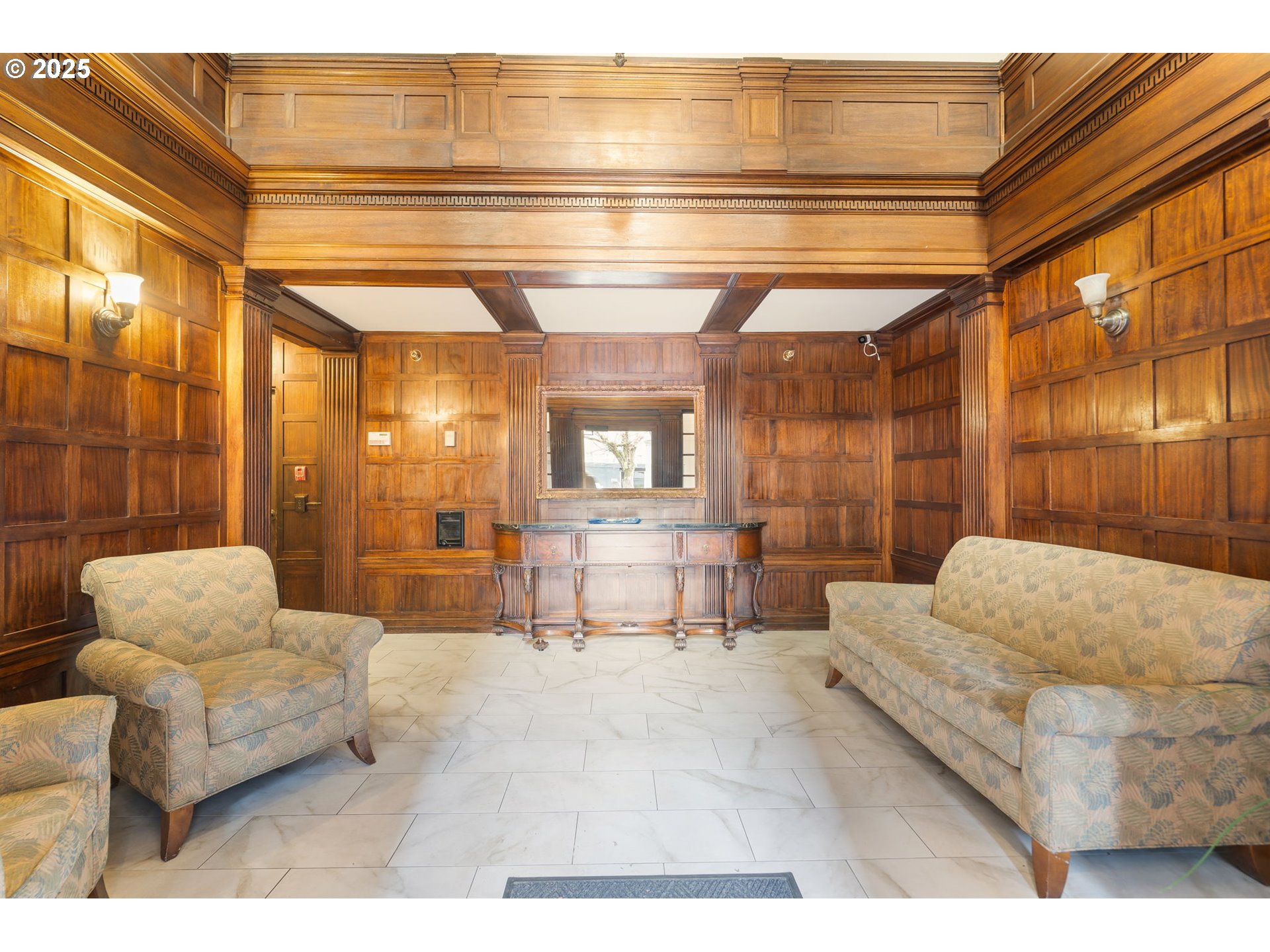 1811 NW COUCH ST 407