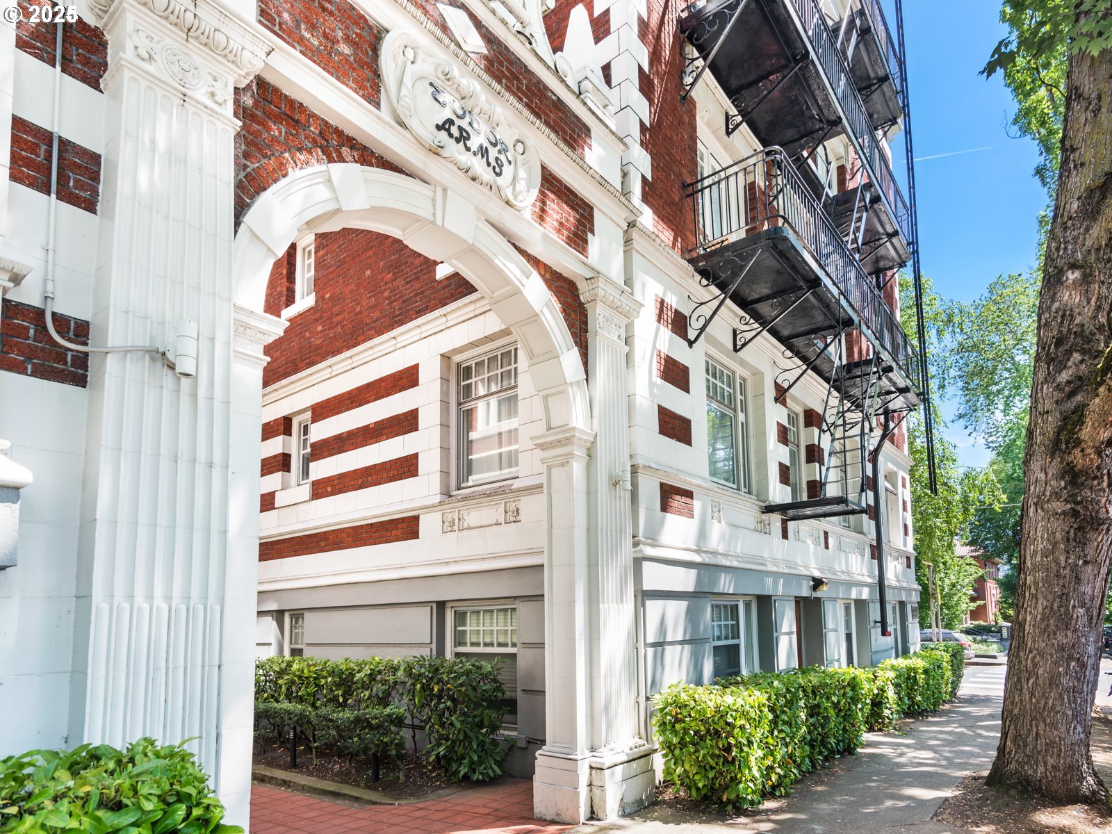 1811 NW COUCH ST 407