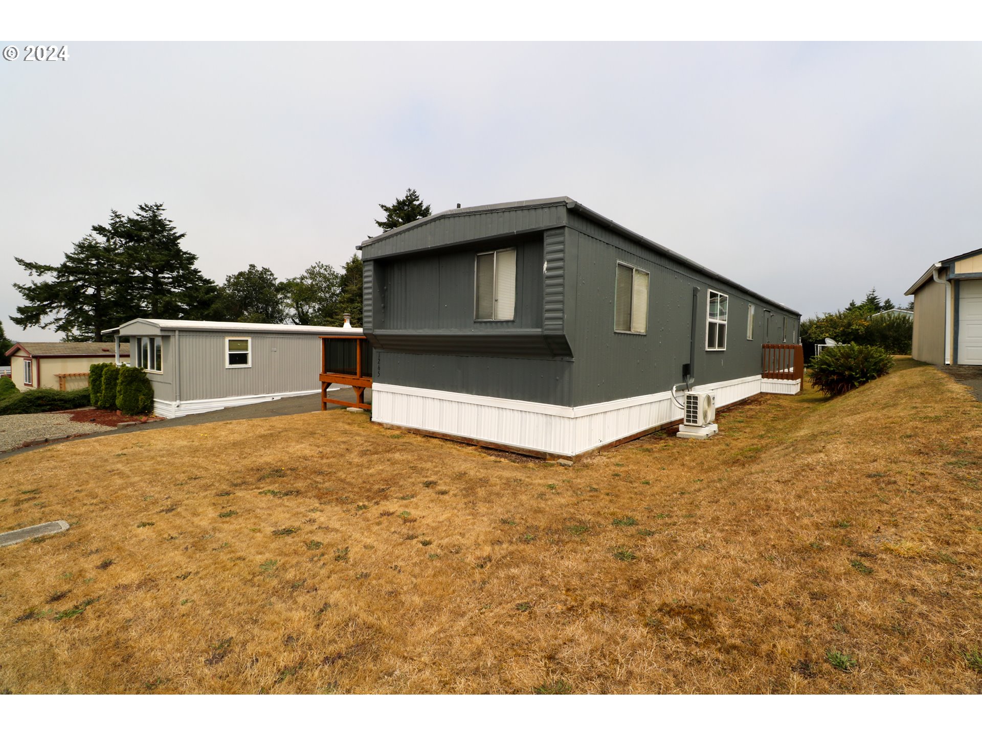 1265 EMBARCADERO CIR