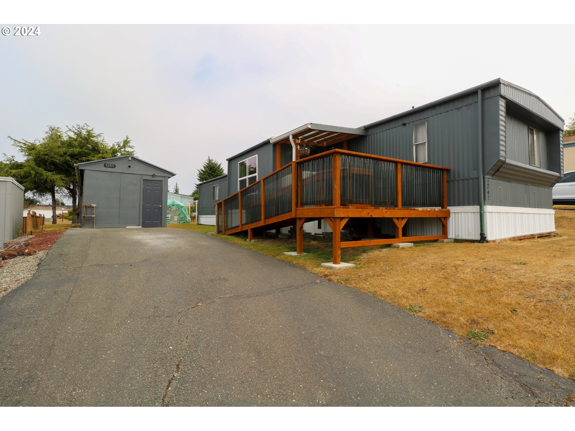 1265 EMBARCADERO CIR