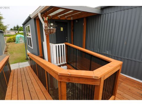 1265 EMBARCADERO CIR Coos Bay OR 97420