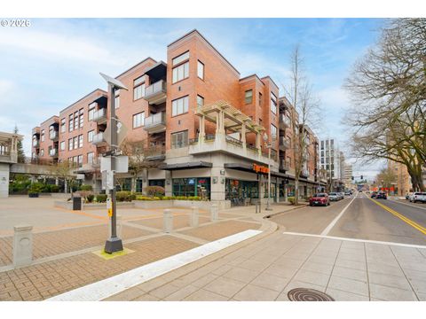 300 W 8TH ST 306E Vancouver WA 98660