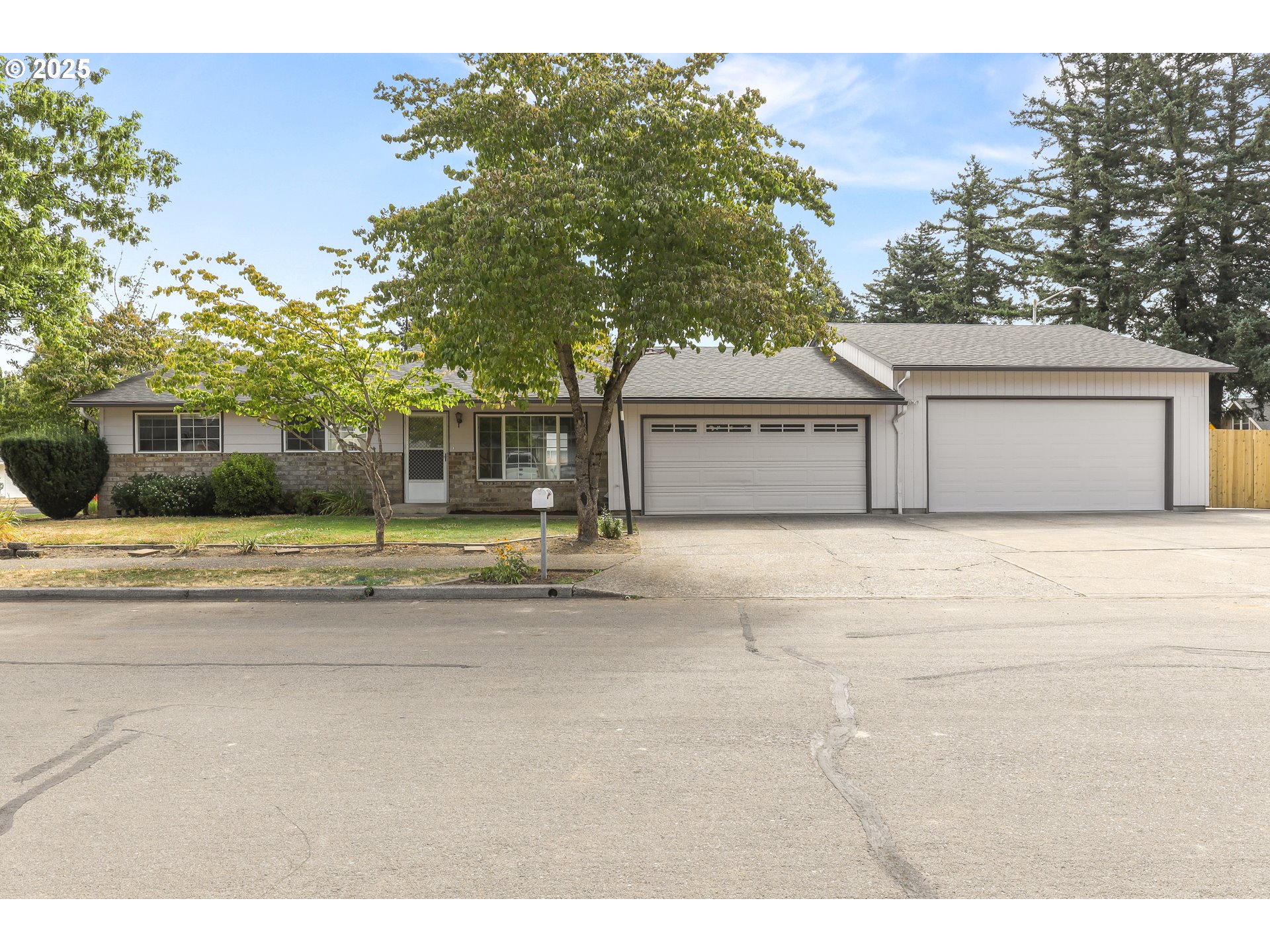 2020 SW LAURA CT SE