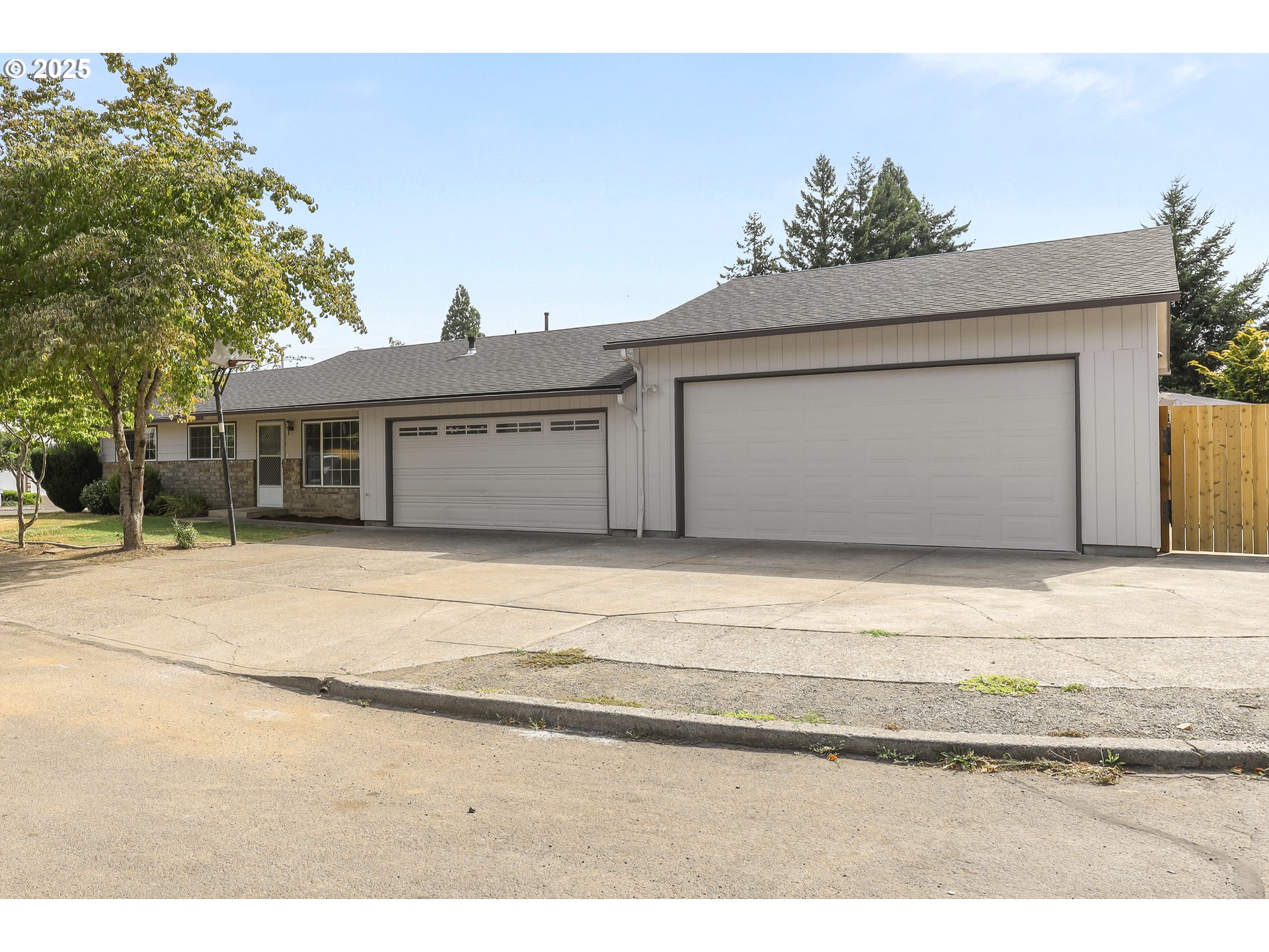 2020 SW LAURA CT SE