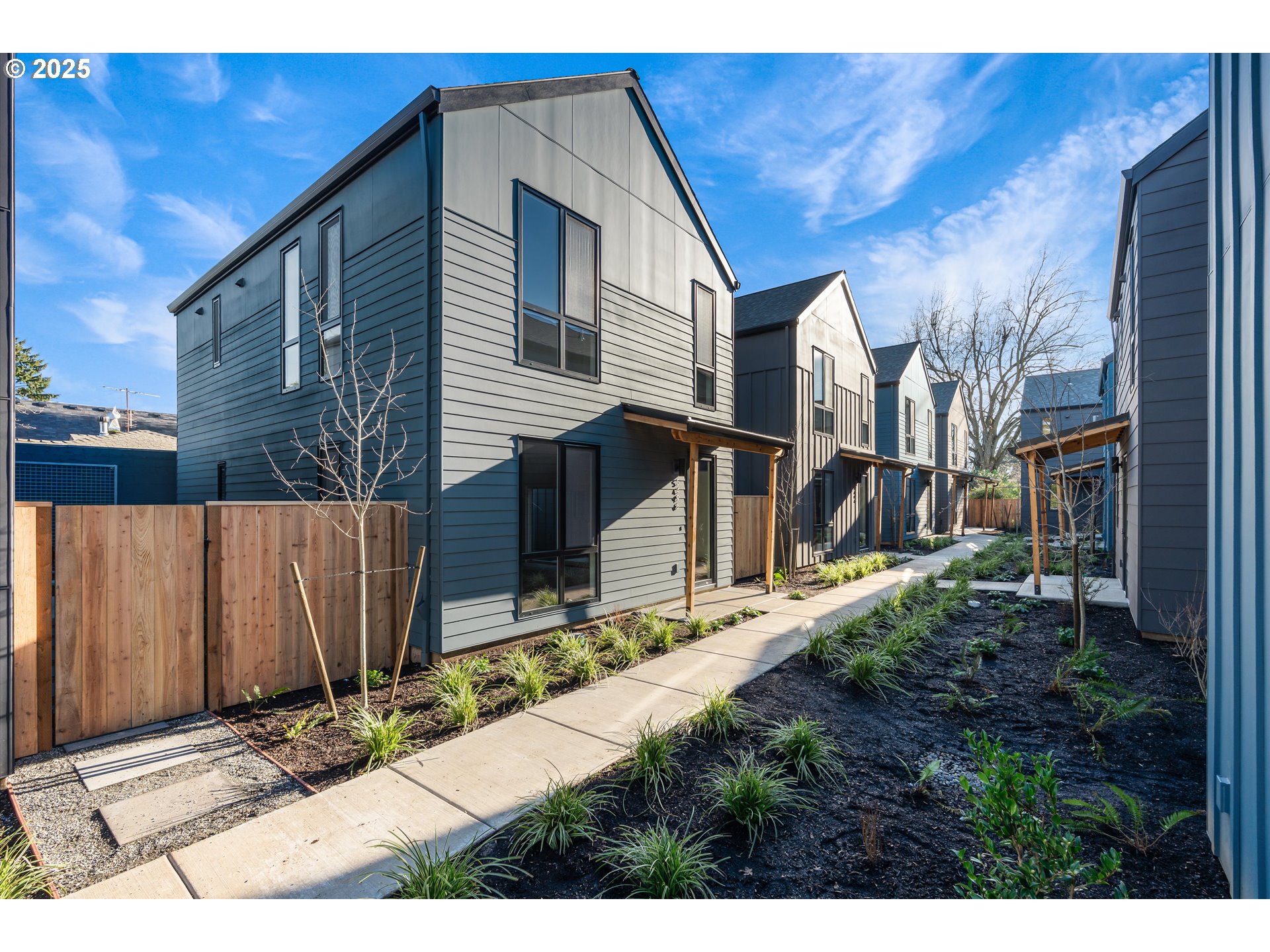 5492 SE Boise ST