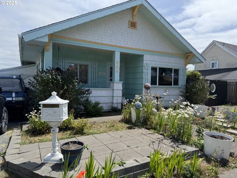 884 S 7TH ST Coos Bay OR 97420