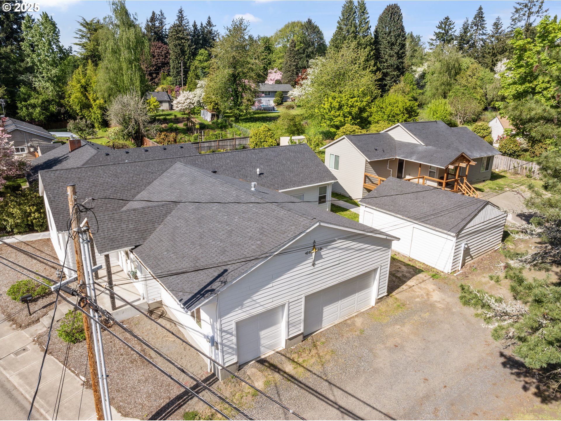 970/974 SE ROBERTS AVE