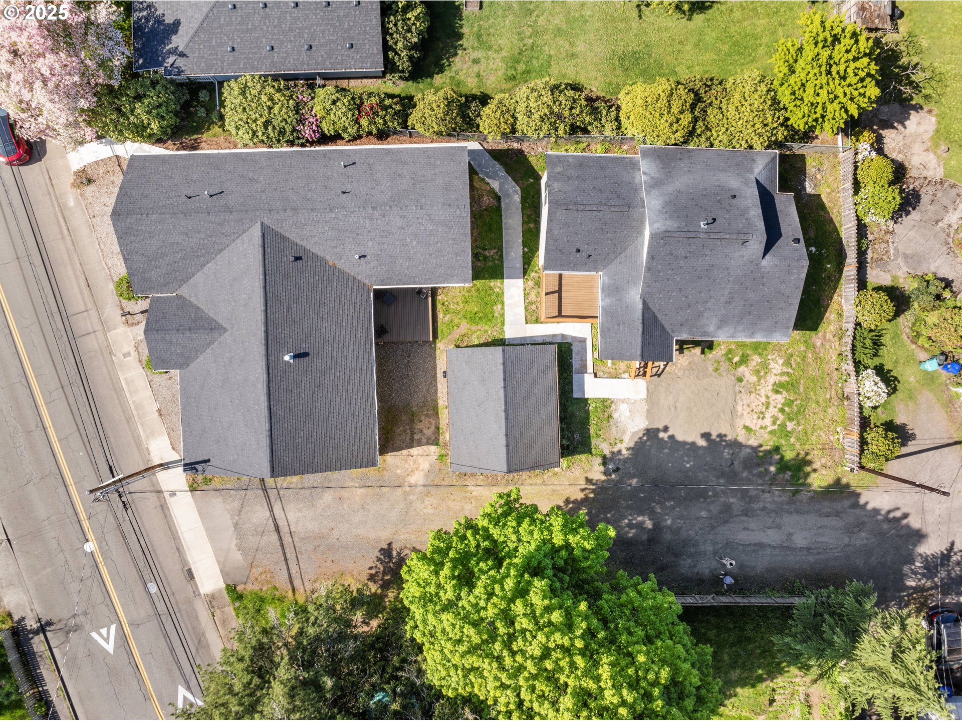 970/974 SE ROBERTS AVE