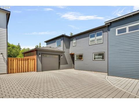 A home in Hood River