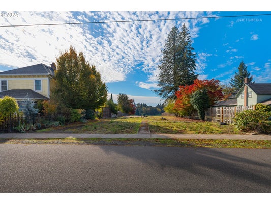 420 W GRANT ST, CARLTON, OR 97111 - Image ce0a444084bc3d6f816cb2a73a762faa/358388779