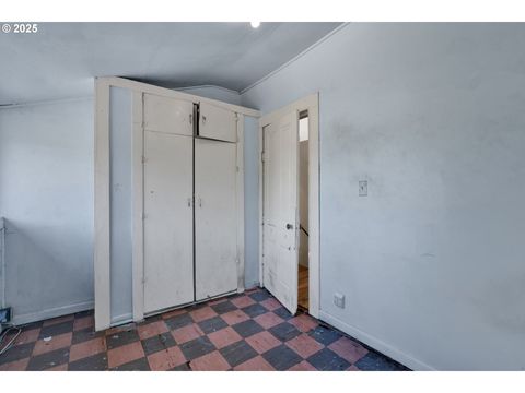 Tiny photo for 48400 Railroad Ave, Oakridge, OR 97463 (MLS # 158772992)