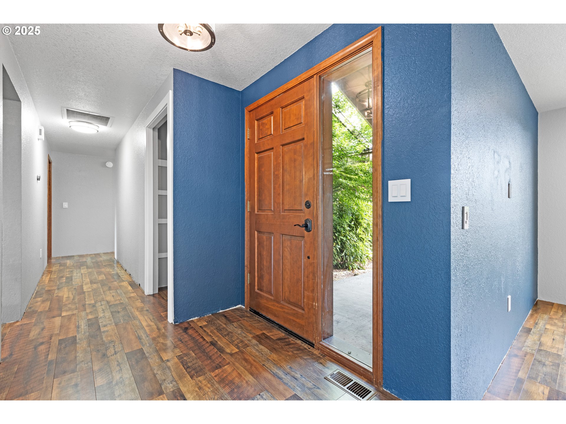 2445 LOMA VISTA DR