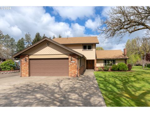 A home in Roseburg