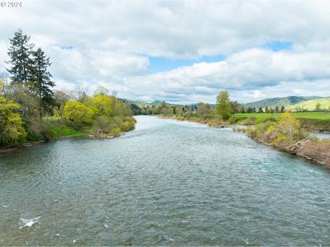 A home in Roseburg