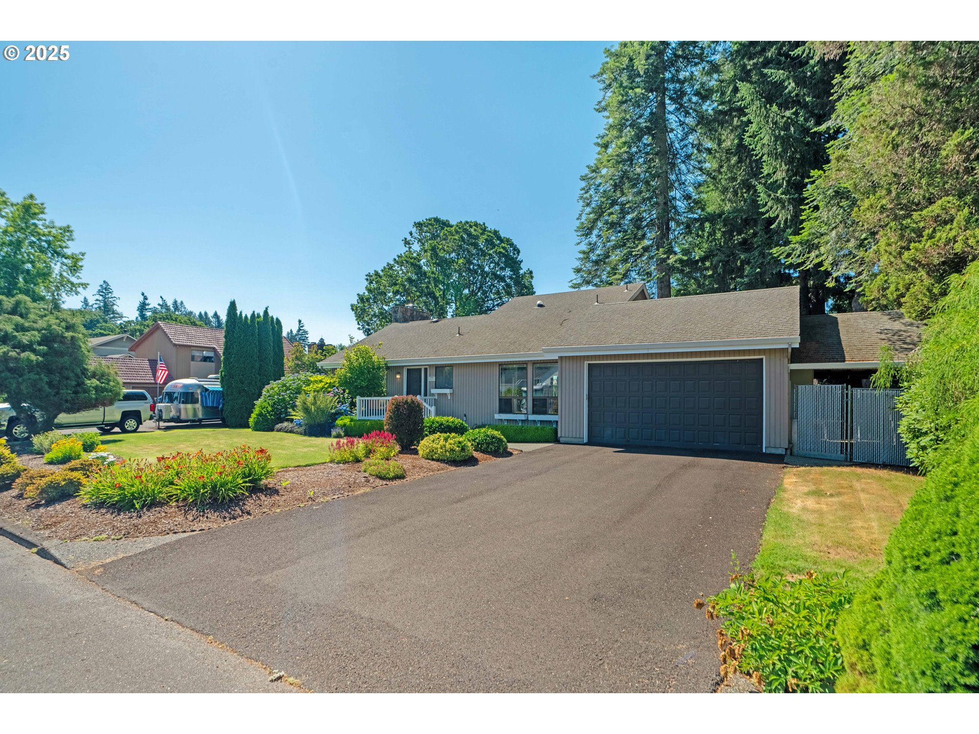 815 NE 34TH PL