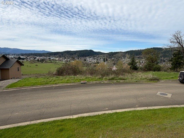 832 FOREST HEIGHTS ST 34-37