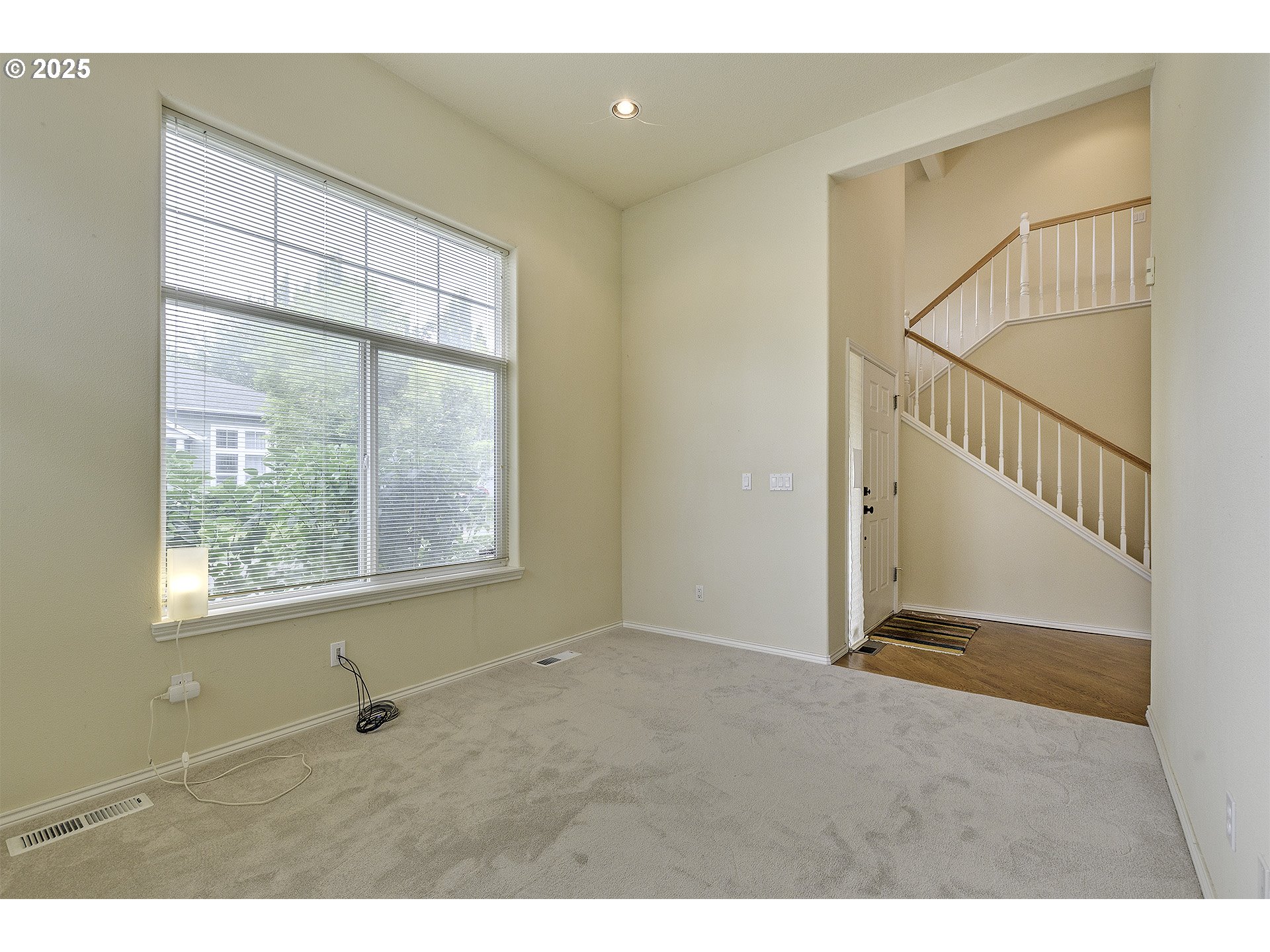 1133 NE CREEKSEDGE DR