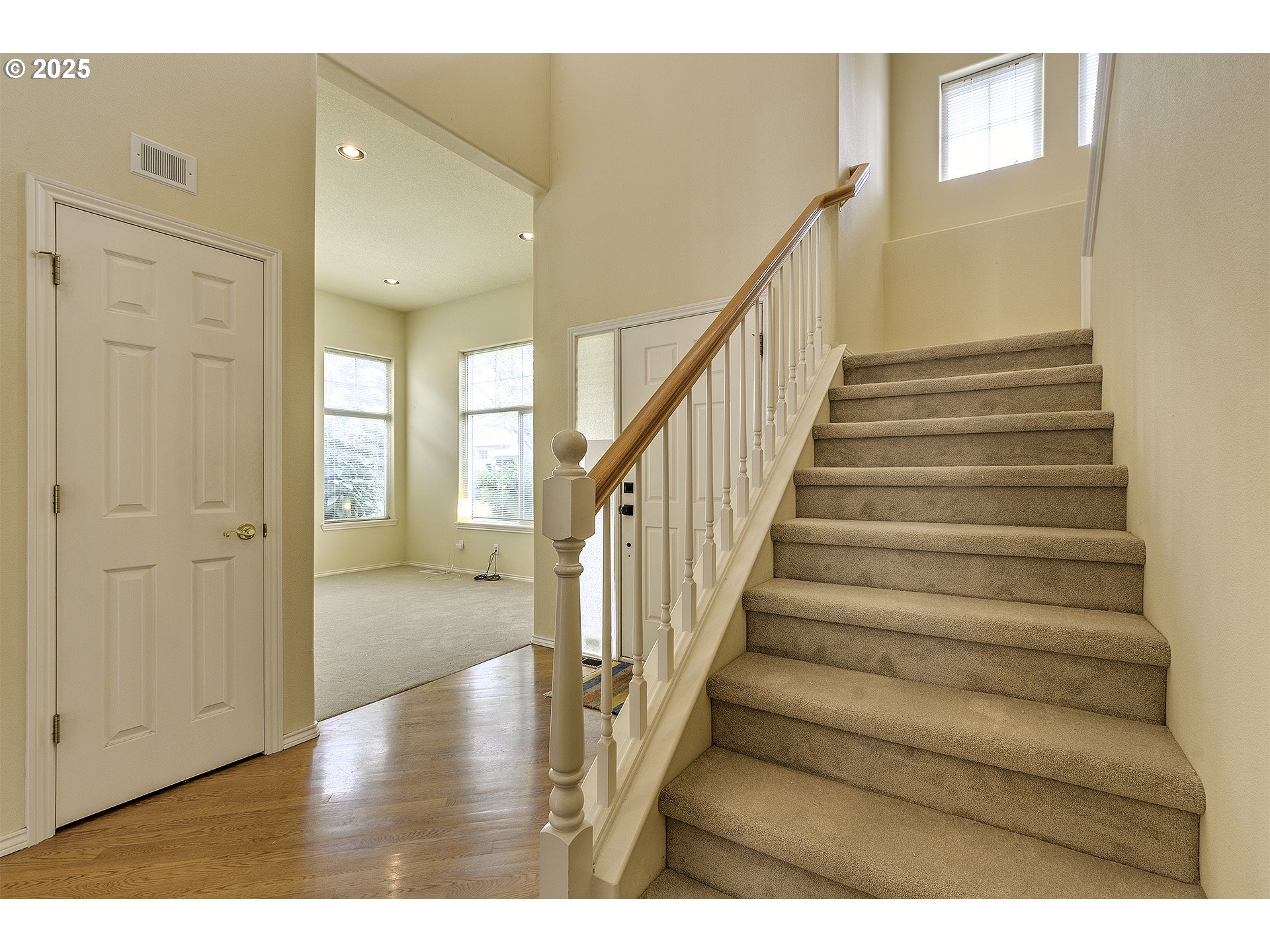 1133 NE CREEKSEDGE DR