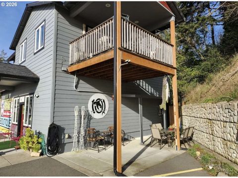 16319 LOWER HARBOR RD Brookings OR 97415