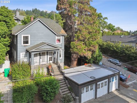3915 S CORBETT AVE Portland OR 97239