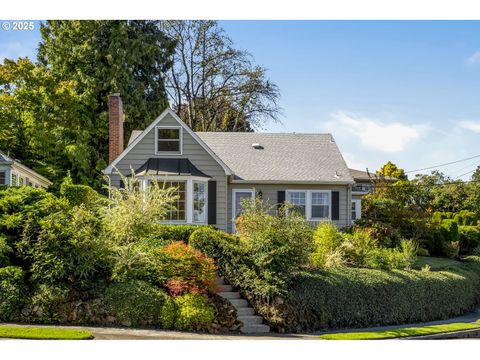 606 SW EVANS ST Portland OR 97219