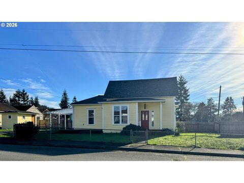 584 N BAXTER ST Coquille OR 97423