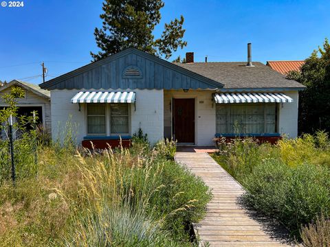 A home in Prairie City