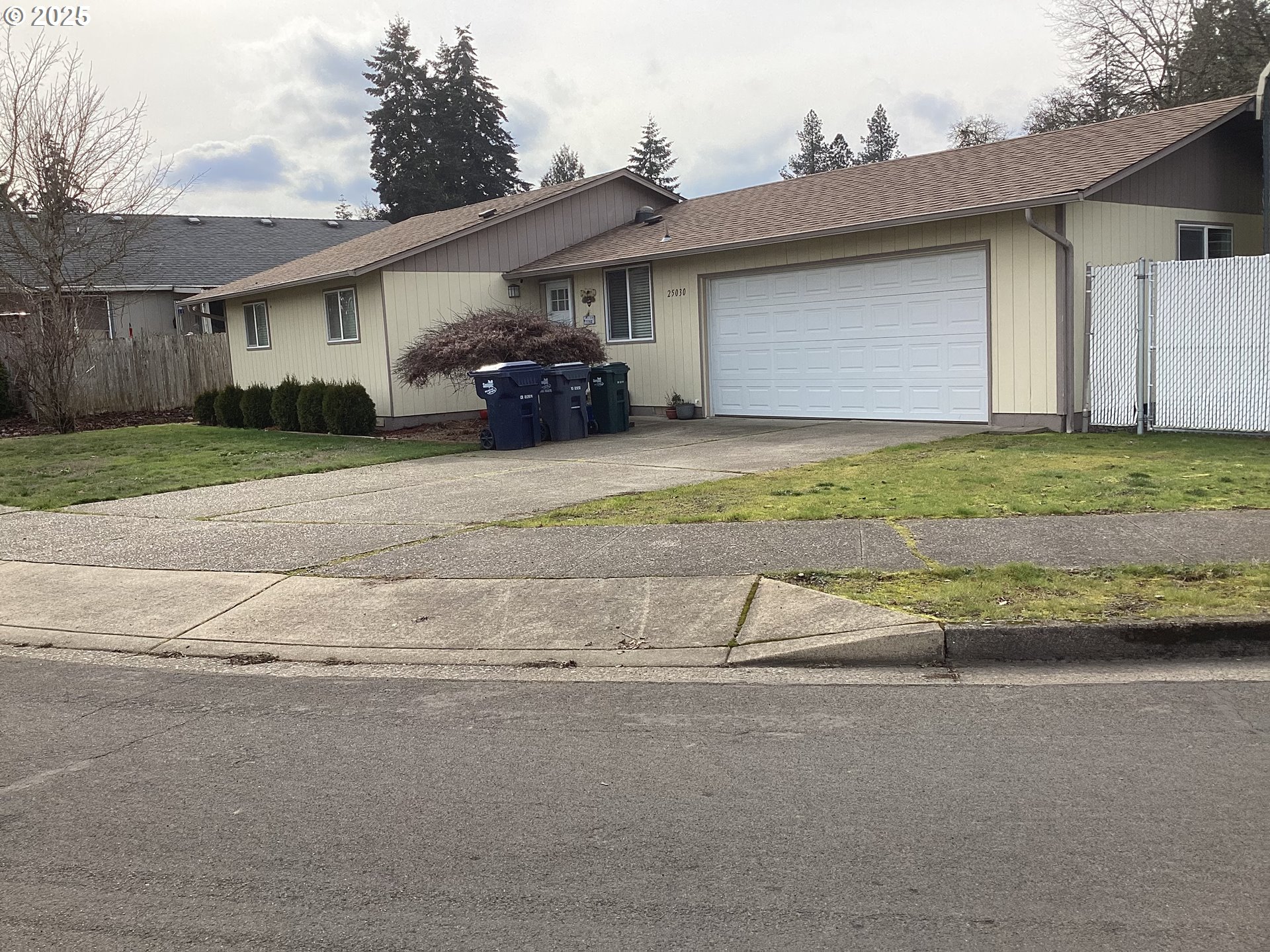 25030 WOODLAND AVE