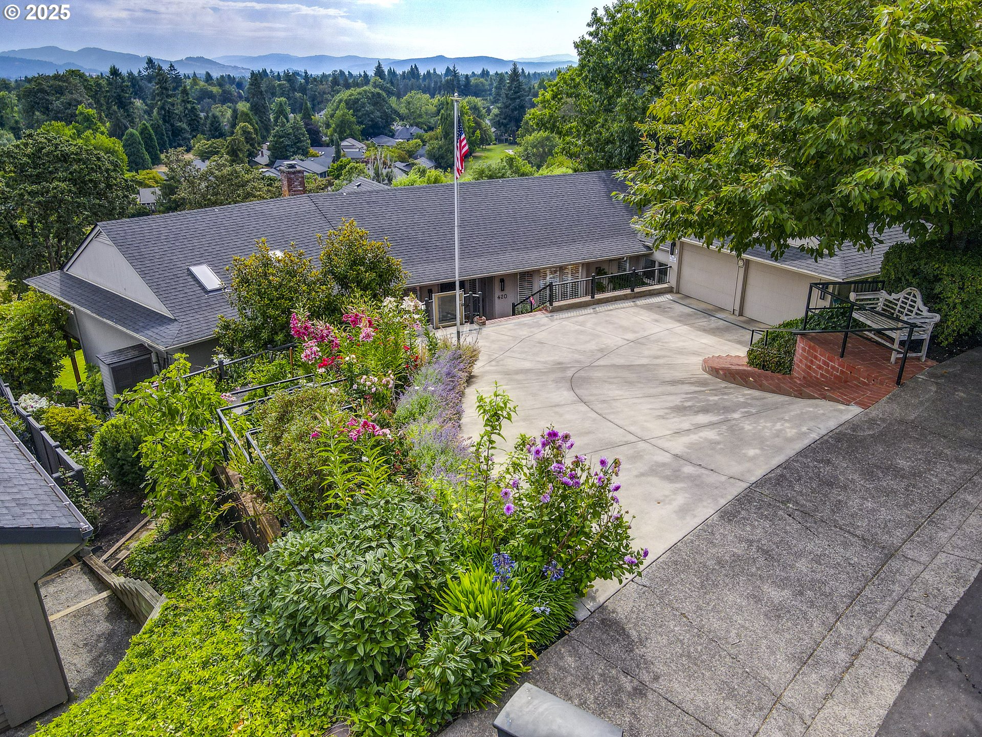 420 SPYGLASS DR