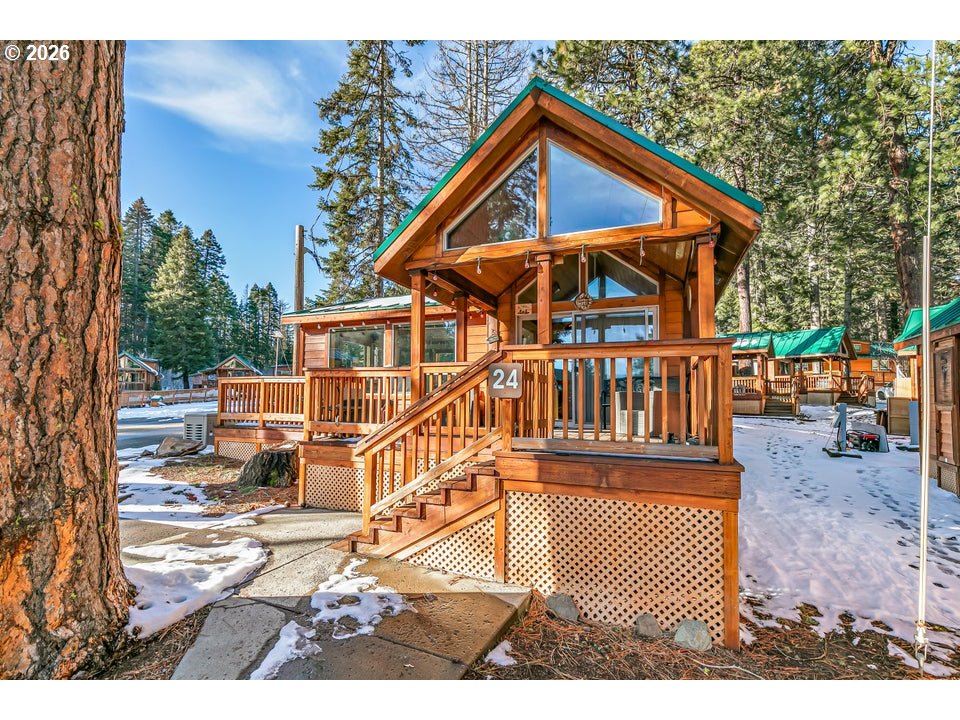 Photo 1 of 32 — 7900 Hyatt Prairie RD 24, Ashland, OR 97520
