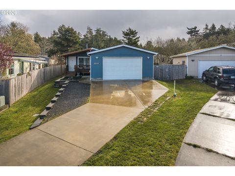 90905 MATTHEW LN Coos Bay OR 97420