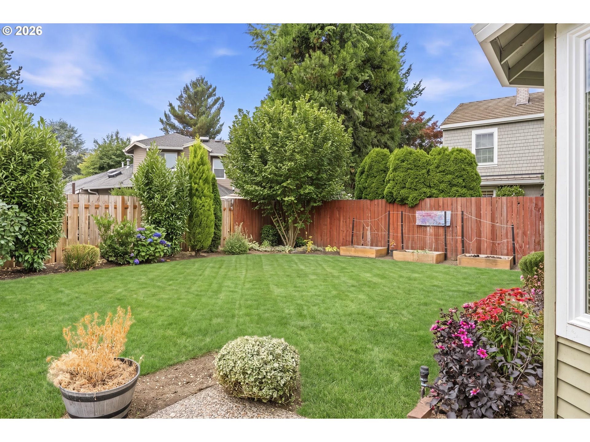 807 ALICIA CT
