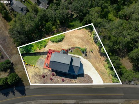 A home in Roseburg