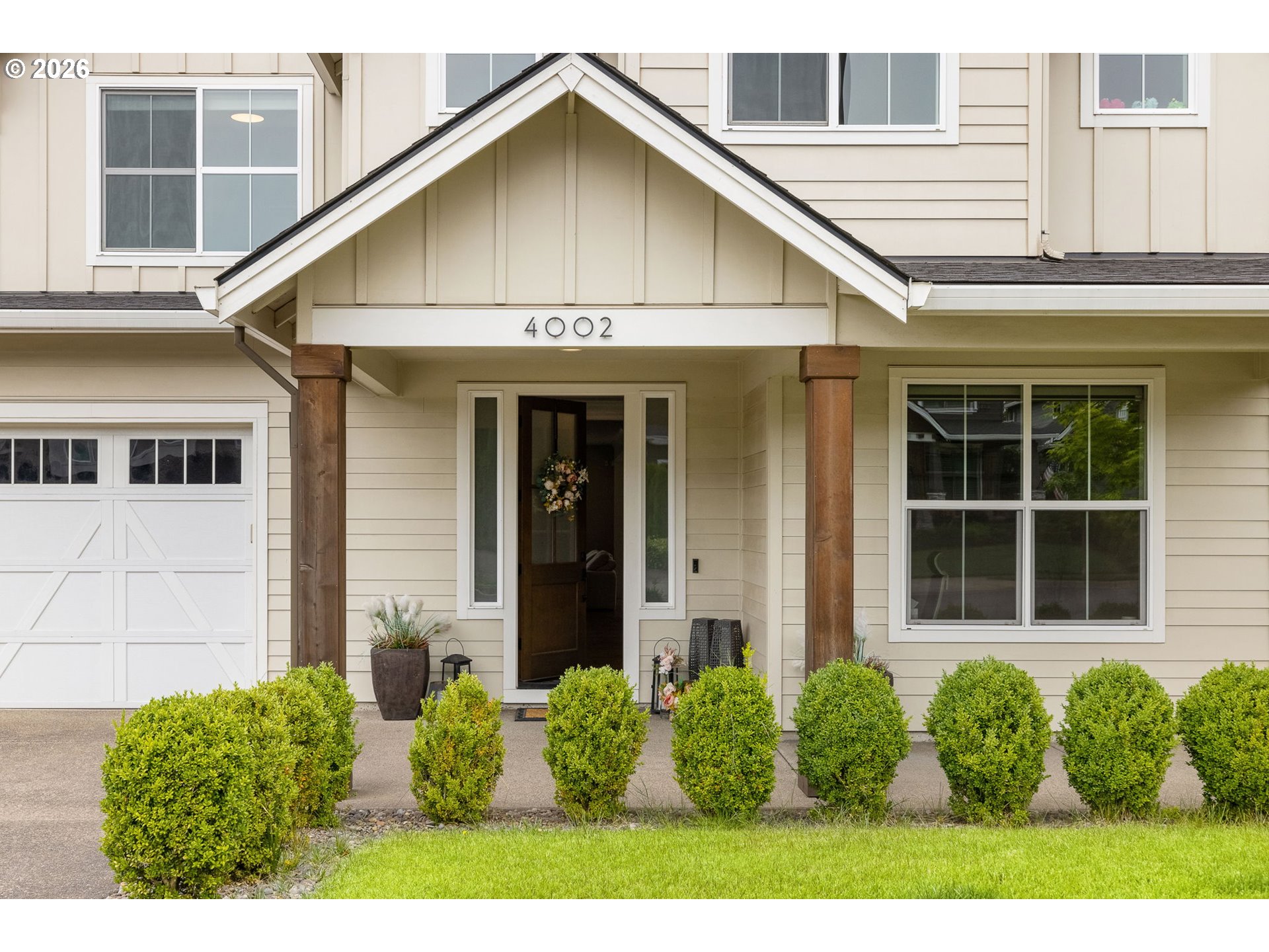 4002 ROXBURY DR