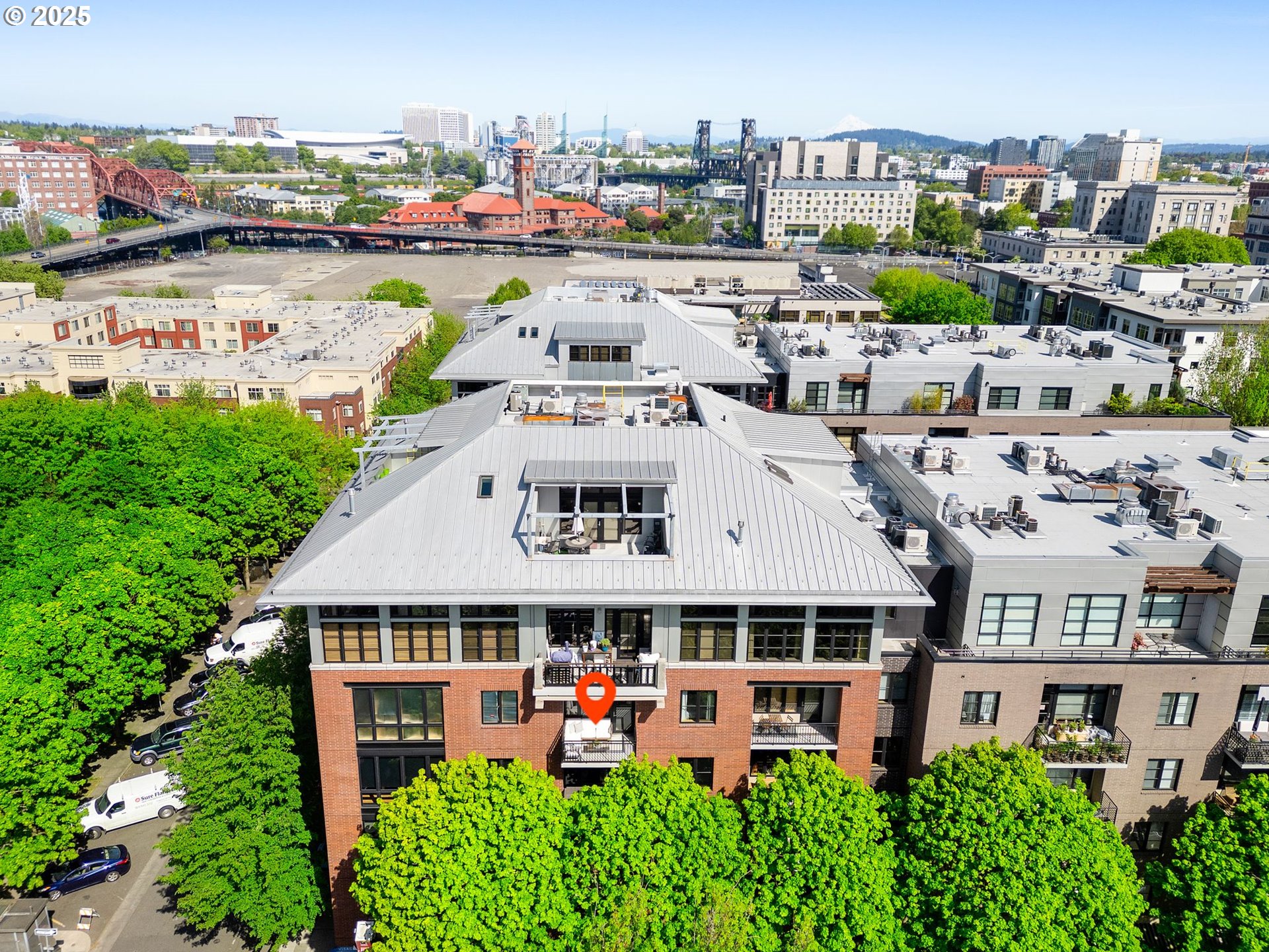 1030 NW JOHNSON ST 520