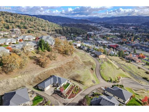 A home in Roseburg