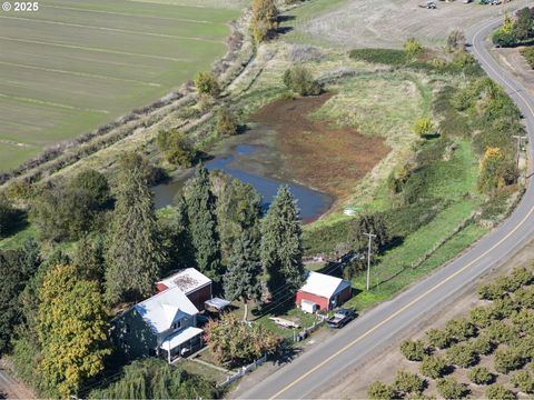 Photo of 19800 SW Briedwell Rd, McMinnville, OR 97128 (MLS # 702322362)