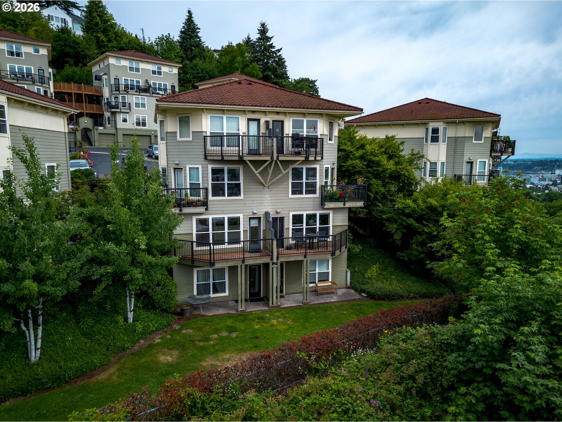 232 NW UPTOWN TER 1B