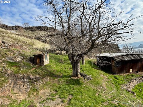 A home in Wishram