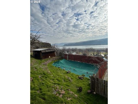 A home in Wishram