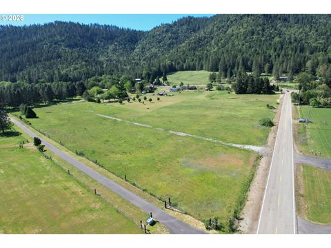 Photo of 0 Junction Rd, Glendale, OR 97442 (MLS # 761562682)