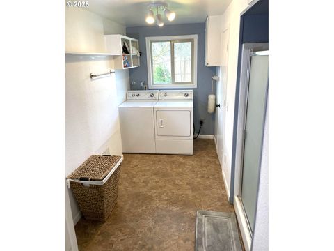 Tiny photo for 76484 Portal Dr, Oakridge, OR 97463 (MLS # 608346198)