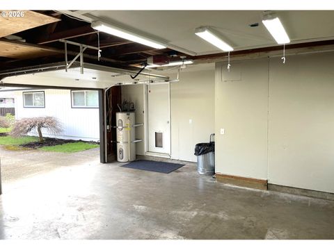 Tiny photo for 76484 Portal Dr, Oakridge, OR 97463 (MLS # 608346198)