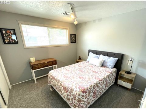 Tiny photo for 76484 Portal Dr, Oakridge, OR 97463 (MLS # 608346198)