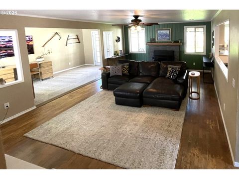 Tiny photo for 76484 Portal Dr, Oakridge, OR 97463 (MLS # 608346198)