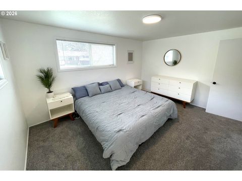 Tiny photo for 76484 Portal Dr, Oakridge, OR 97463 (MLS # 608346198)