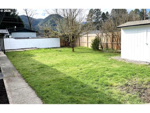 Tiny photo for 76484 Portal Dr, Oakridge, OR 97463 (MLS # 608346198)