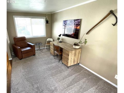 Tiny photo for 76484 Portal Dr, Oakridge, OR 97463 (MLS # 608346198)