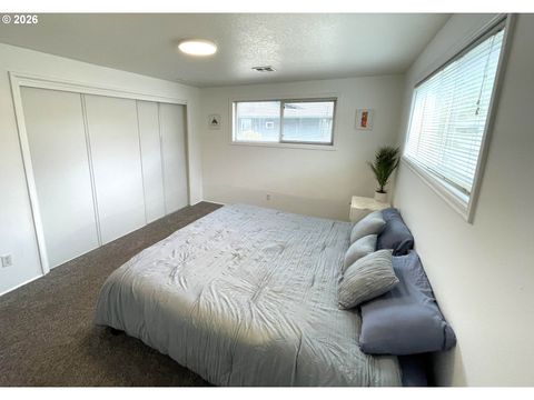 Tiny photo for 76484 Portal Dr, Oakridge, OR 97463 (MLS # 608346198)