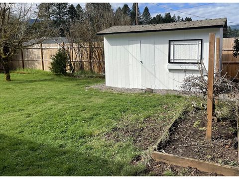 Tiny photo for 76484 Portal Dr, Oakridge, OR 97463 (MLS # 608346198)